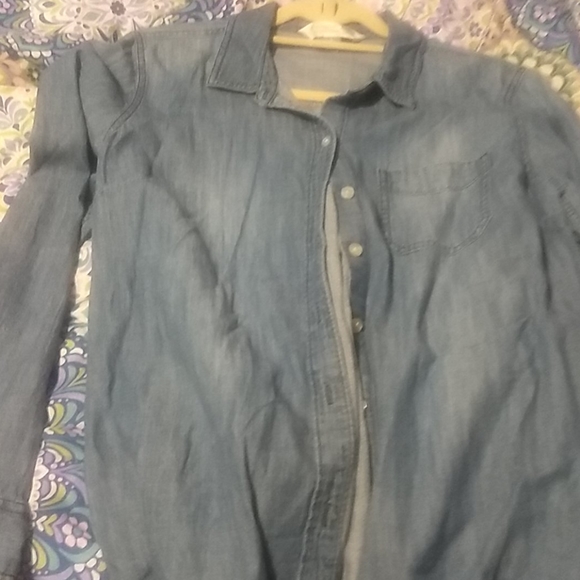 Old Navy Button Down Jeans top - Picture 1 of 2
